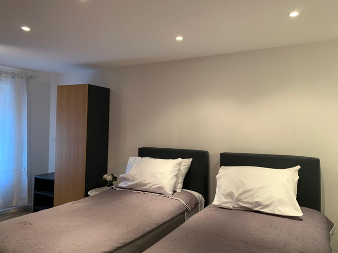 Others 2, HOTEL HOVI DE LA MAIRIE, Seine-Saint-Denis
