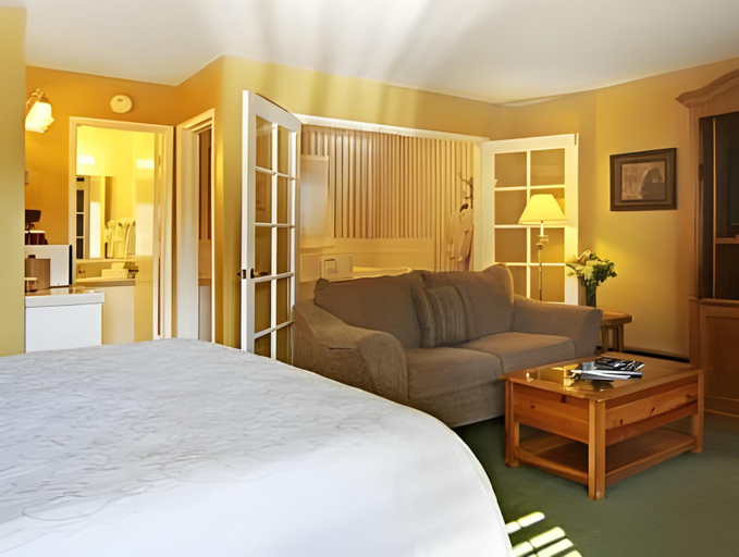 Bedroom 2, Candle Light Inn, Monterey