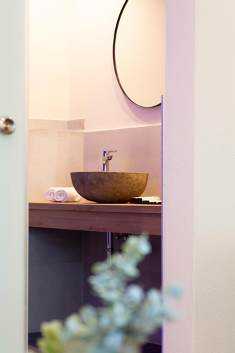 Bathroom 13