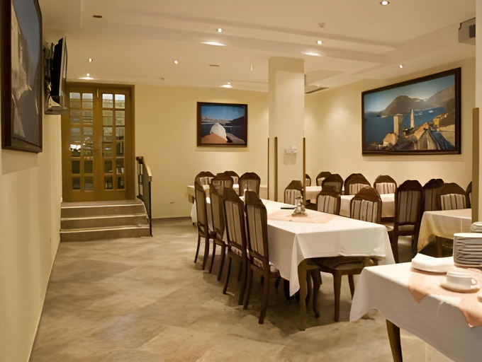 Food & Drinks 3, Accommodation Marija 2