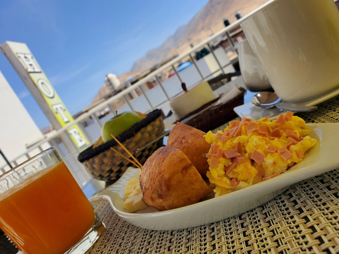 Food & Drinks 5, Real San Pedro, Caravelí