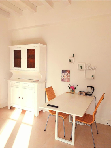 Others 5, BEE HOME, La Spezia