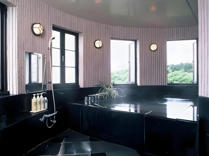 Bathroom, Auberge Le Temps, Itō