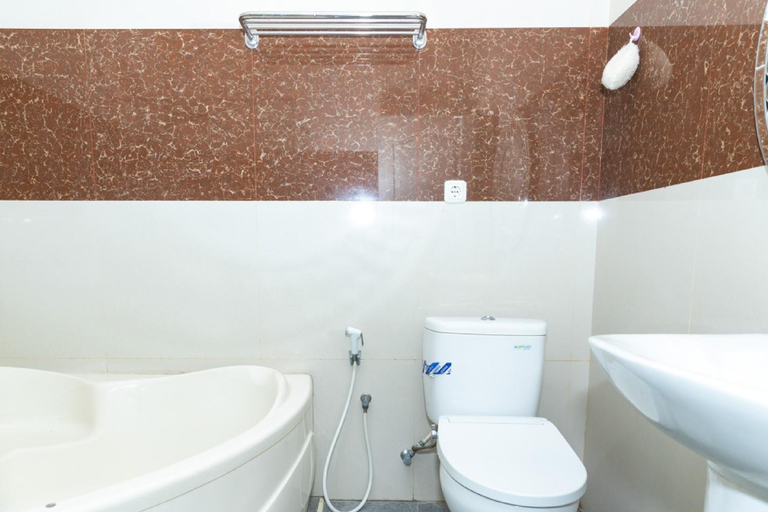 Bathroom 13