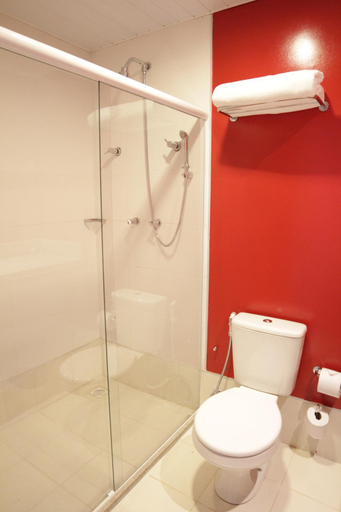 Bathroom 4, ibis Styles São Mateus, São Mateus