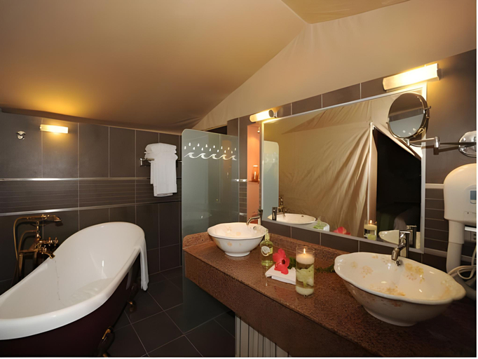Bathroom 4, Vichayito Bungalows And Carpas, Talara