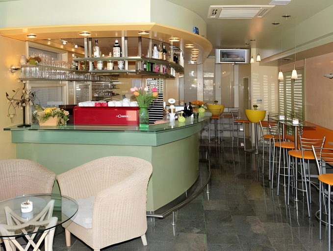 Food & Drinks 4, Apartel Park Osejava, Makarska
