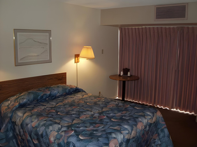 Bedroom 2, Satellite Hotel, El Paso