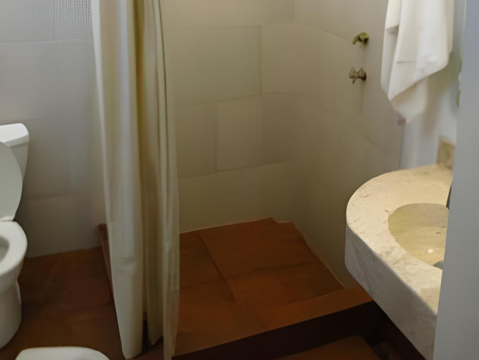 Bathroom 2, Mexico City Hostel, Mexico City