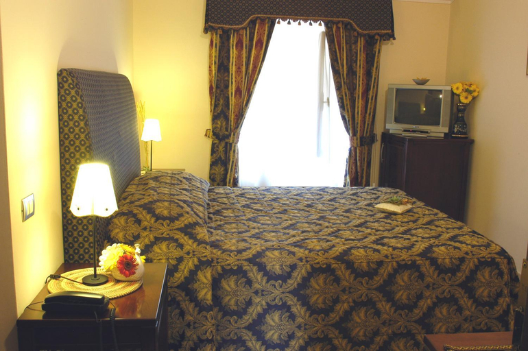 Bedroom 2, Hotel e trattoria San Giorgio, Torino