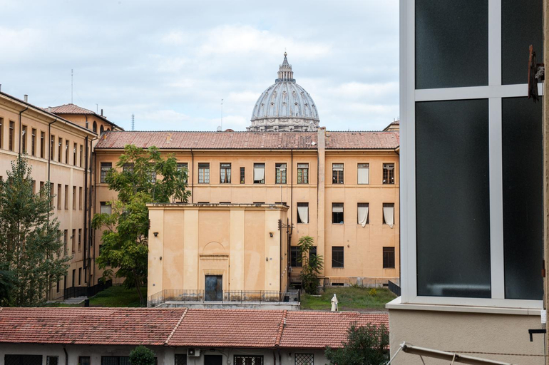 Others 4, Domus Fabiola - Vaticano, Roma