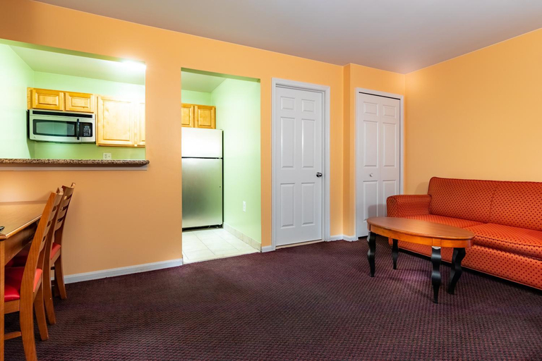 Others 5, Master Suites Hotel, Charles