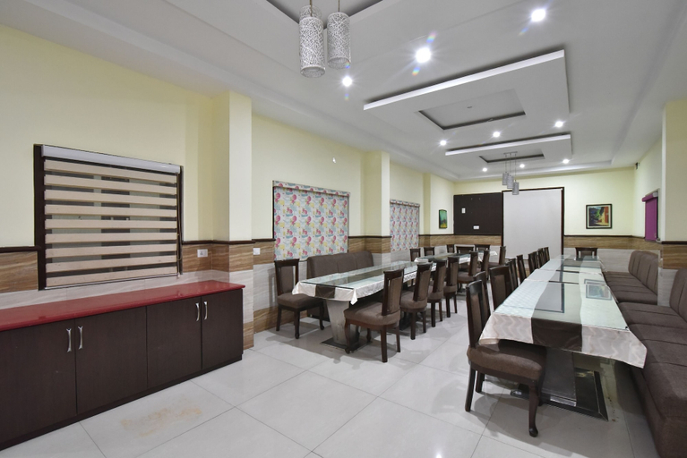 Food & Drinks 5, Hotel New Palace, Chamba