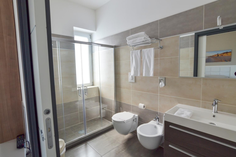 Bathroom, Motel S.16, Lecce