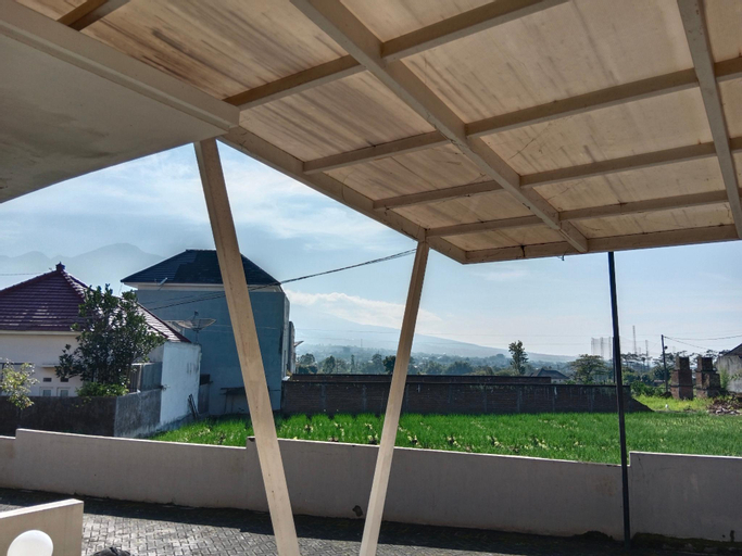 Exterior & Views 5, Villa e4, Malang