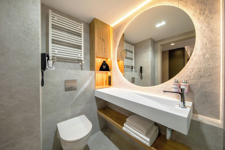 Bathroom 4, Movenpick Resort SPA Karpacz, Jelenia Góra