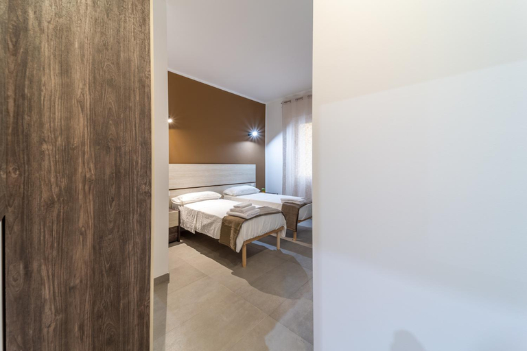 Others 2, Residenza Digione, Parma