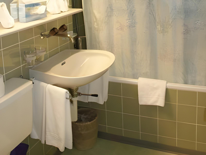Bathroom 2, Hotel Residence, Interlaken