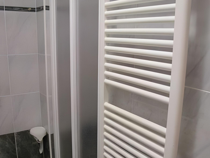 Bathroom 3, Albergo Genzianella, Belluno