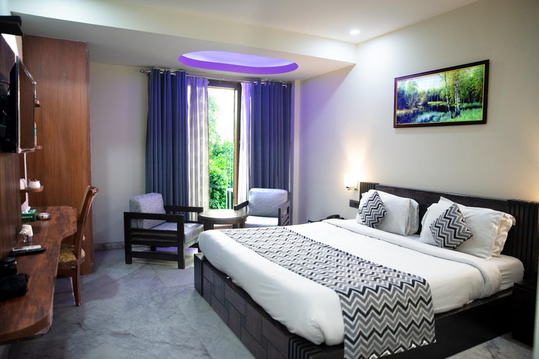 Hotel Kastor- Near Nehru Place- GK 2- M block market-GK metro station-Dr AS clinic, West