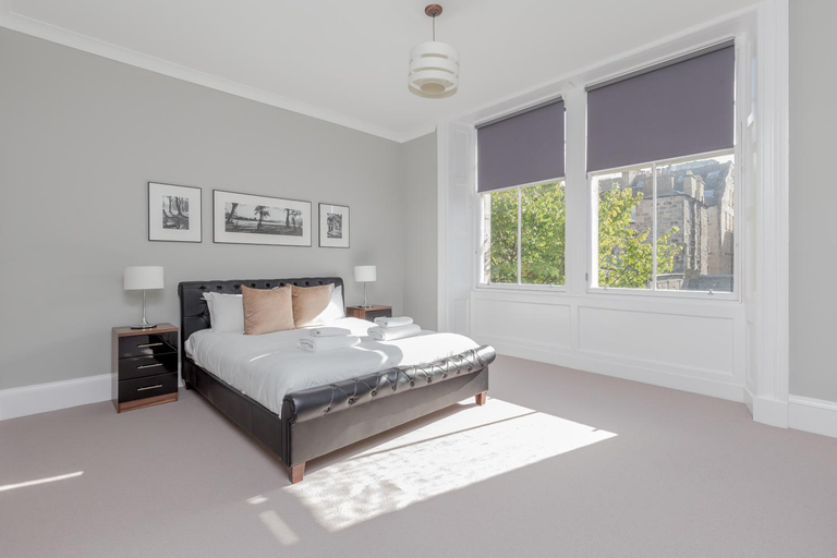 Others 5, Destiny Scotland - Q-Residence, Edinburgh