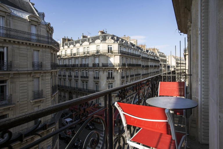Others 2, Vestay George V, Paris