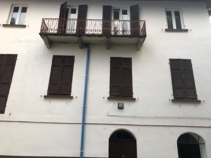Exterior 2