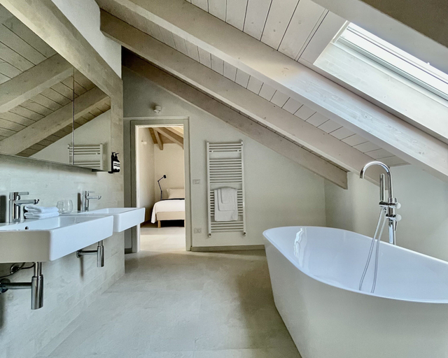Bathroom 4