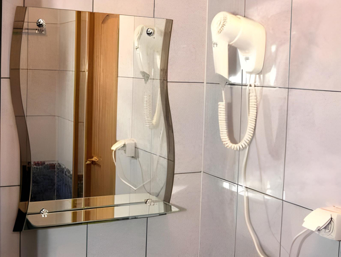 Bathroom 2, Club Hotel Gardarika, Sortaval' gorsovet