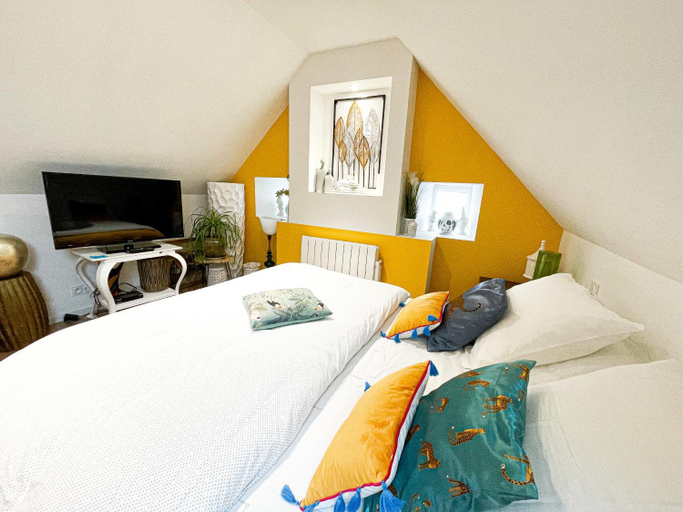 Others 4, CHAMBRE APPARTEMENT, Finistère