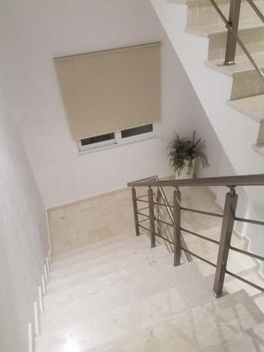 Others 4, Dani's Apartments, Sarandës
