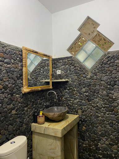 Bathroom 13