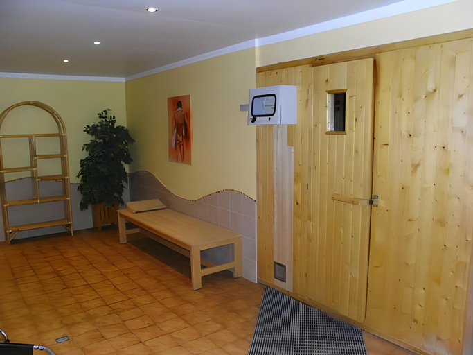 Bedroom 2, Nassfeld Fruhstuckspension Wulfenia da Livio, Udine