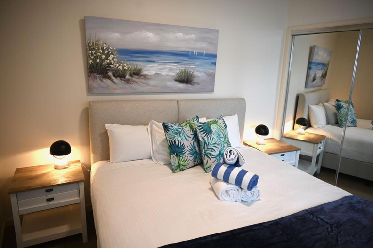 Bedroom 4, Waves Maroochy River Holiday House, Maroochy - Maroochydore