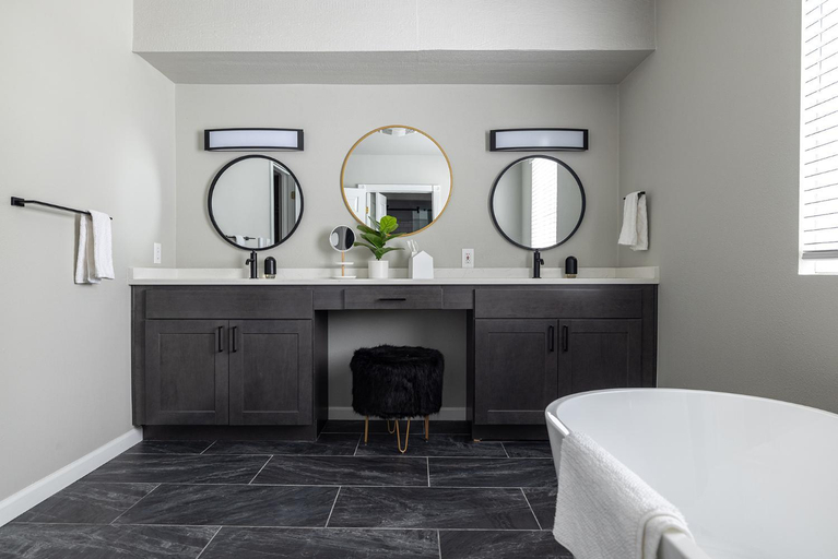 Bathroom 16