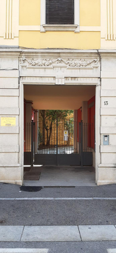 Exterior 8