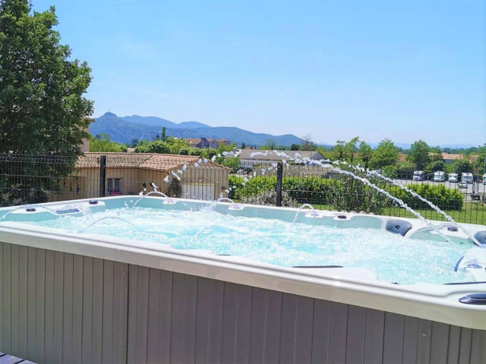 Sport & Beauty, Villa 4 Suites avec Spa de Nage, Terrasse et Clim - Proche Centre Ruoms - FR-1-382-149, Ardèche