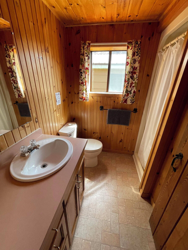 Bathroom 3, Southview Cottages Resort, Peterborough