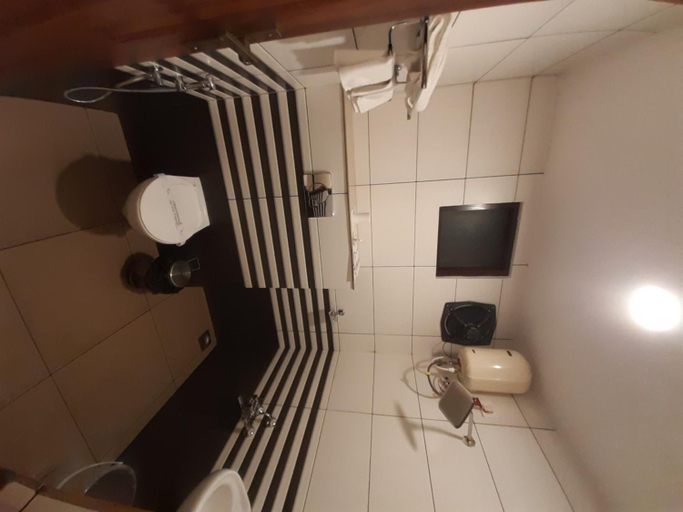 Bathroom 3, KTDC Folk Land, Parassinikadavu, Kannur