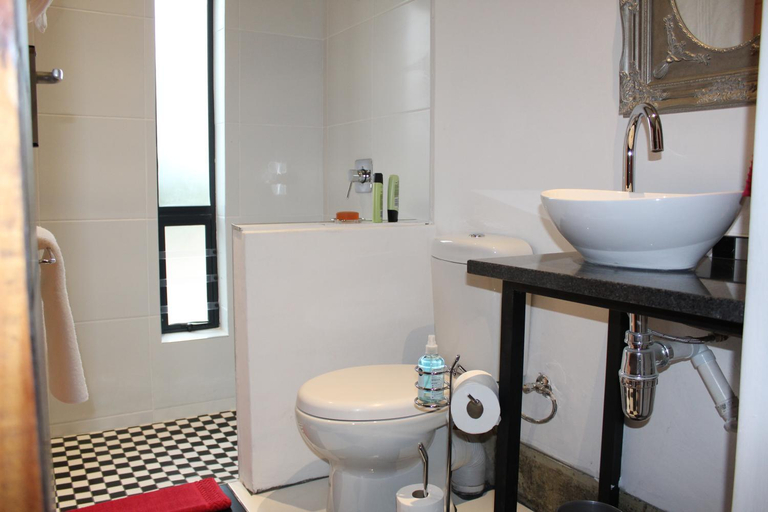 Bathroom 3, Absolute Castillo, West Coast