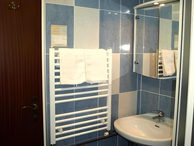Bathroom 2, Hotel Liechtenstein Apartments II, Wien