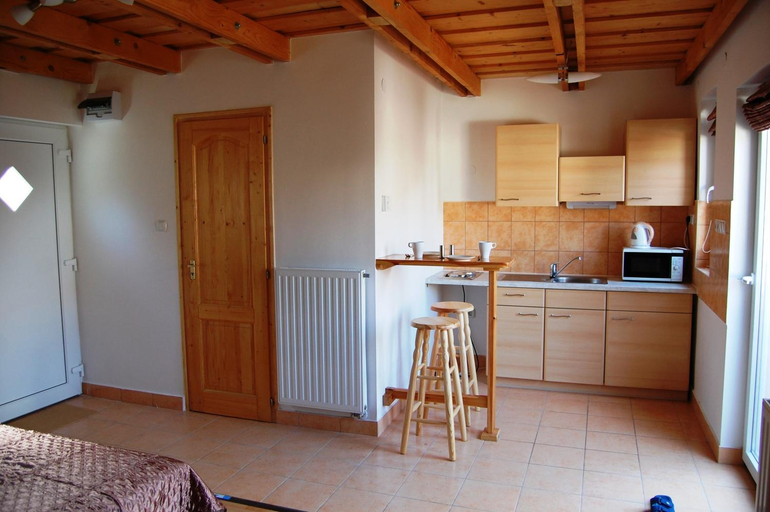 Others 2, Maya Guesthouse, Eger