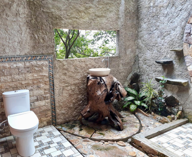 Bathroom 13
