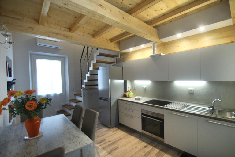 Others 5, Elisa Apartment, Florence