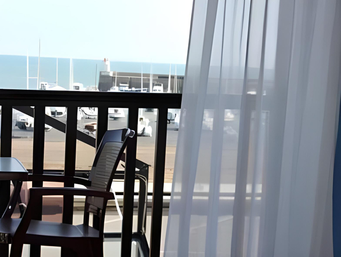Others 4, Hotel du Port Bar Restaurant, Morbihan