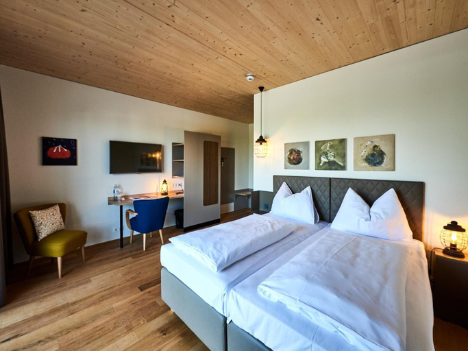 Bedroom 2, Hotel Katamaran, Rust
