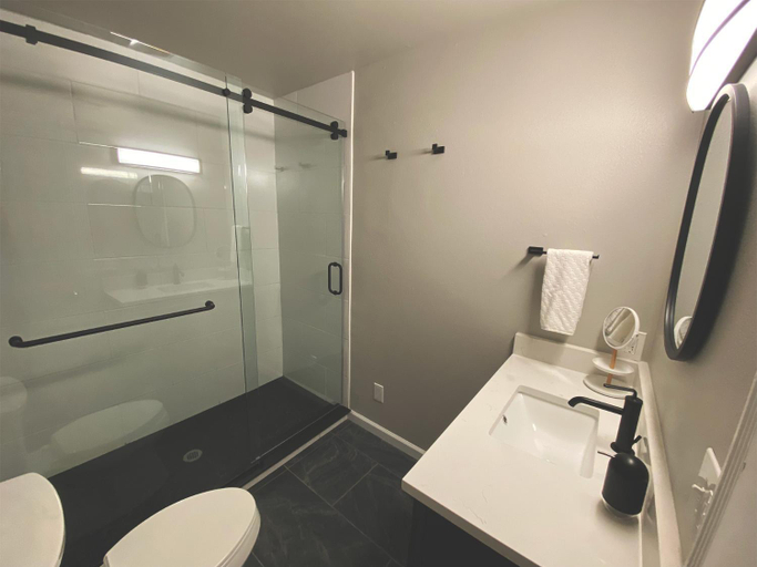 Bathroom 8