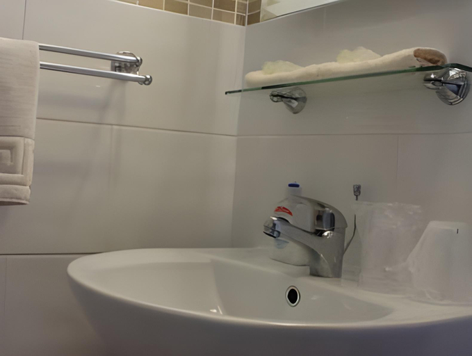 Bathroom 3, The Ashley, Lancashire
