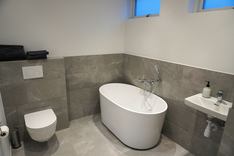 Bathroom 4, Birkelse Hotel og Kro, Jammerbugt