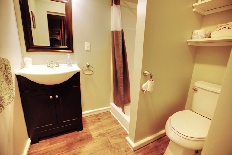Bathroom 4, Prescott House ADK, Essex
